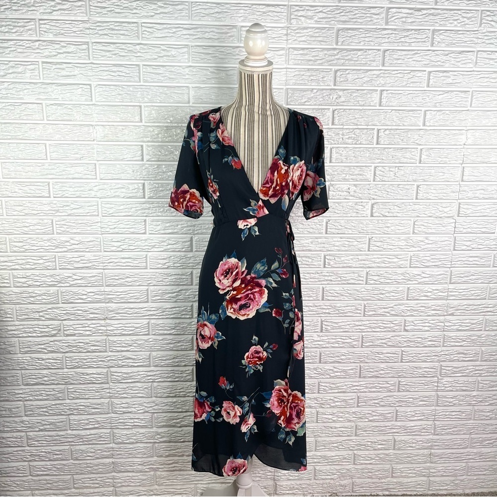 Everly Multicolored Floral Wrap Maxi Dress Size Small Grey Pink Red Purple Blue